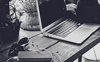 CCTV5在线直播-LGD.NBW.小落：比赛上压力比较大，吃个兵线差点没了