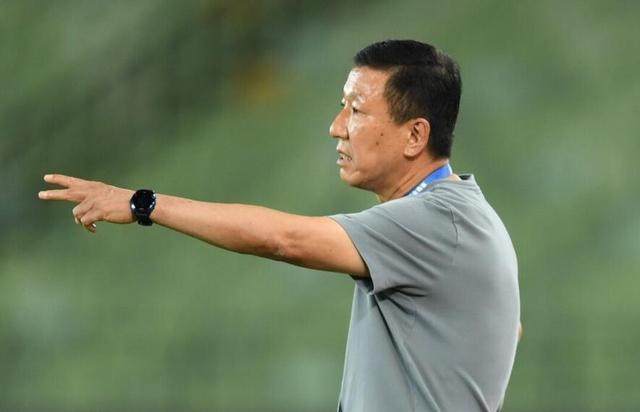 看球直播-解析崔康熙为何黯然离开？主动担责放弃一年半工资